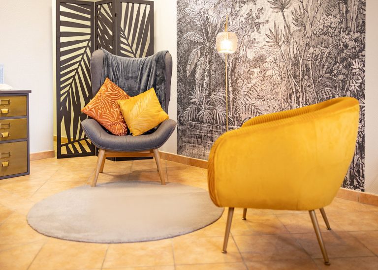 COIN SALON 4 ESPACE ECOUTE SOIN isasouri retouche 768x550