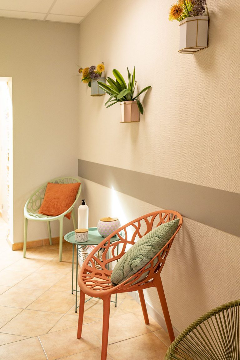 SALLE ATTENTE 65 ESPACE ECOUTE SOIN isasouri retouche 768x1152